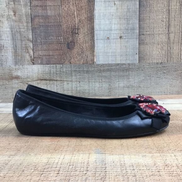 White House Black Market Black Red Gemstone Toe Ballet Flats Womens 8M Slip‎ On - Picture 1 of 13